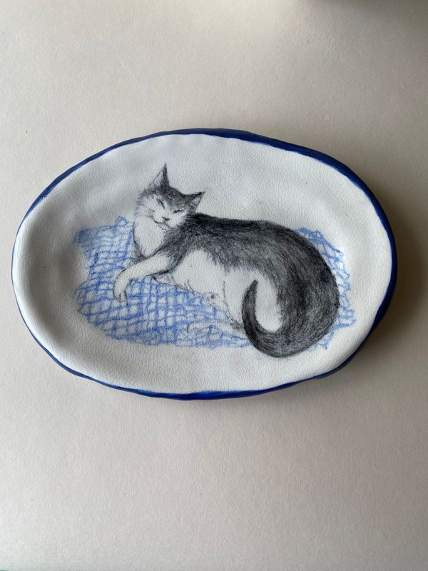 soft tuxedo cat wall plate with crackle glaze
