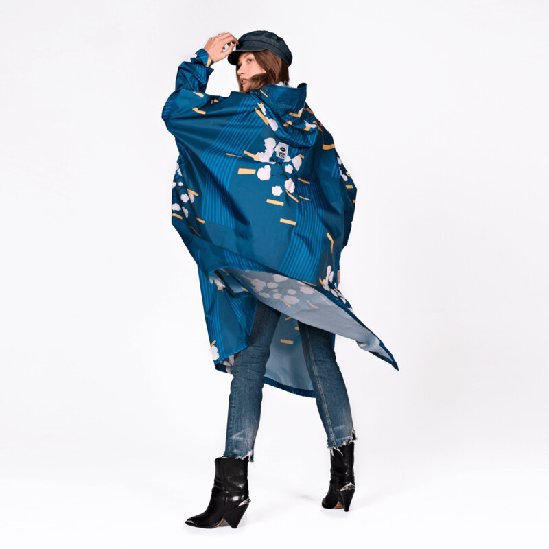 UNISEX REGENCAPE JAPANESE BLOSSOM IN BLAU