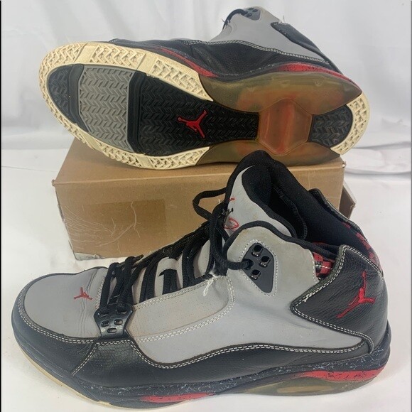 Air Jordan 375512-062 Ol&#39; lii high tops size 13