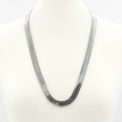 LONG ELEGANT FEATURE CHAIN NECKLACE