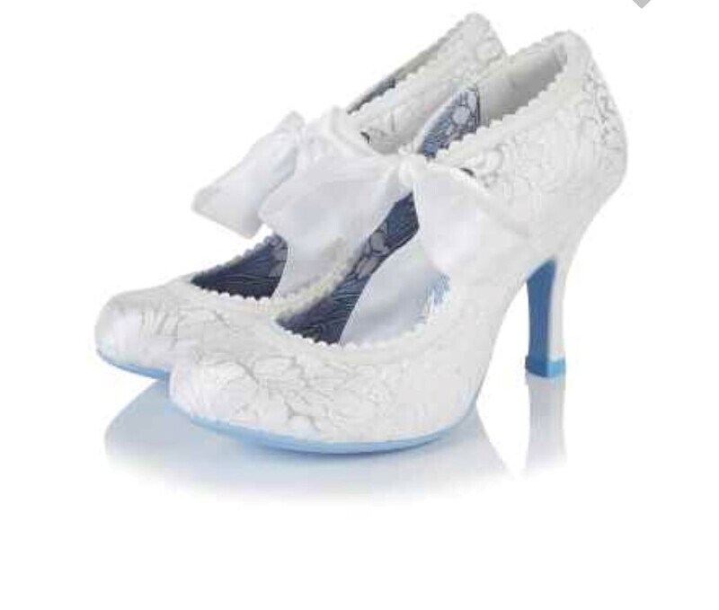 Willow (White &amp; Silver)