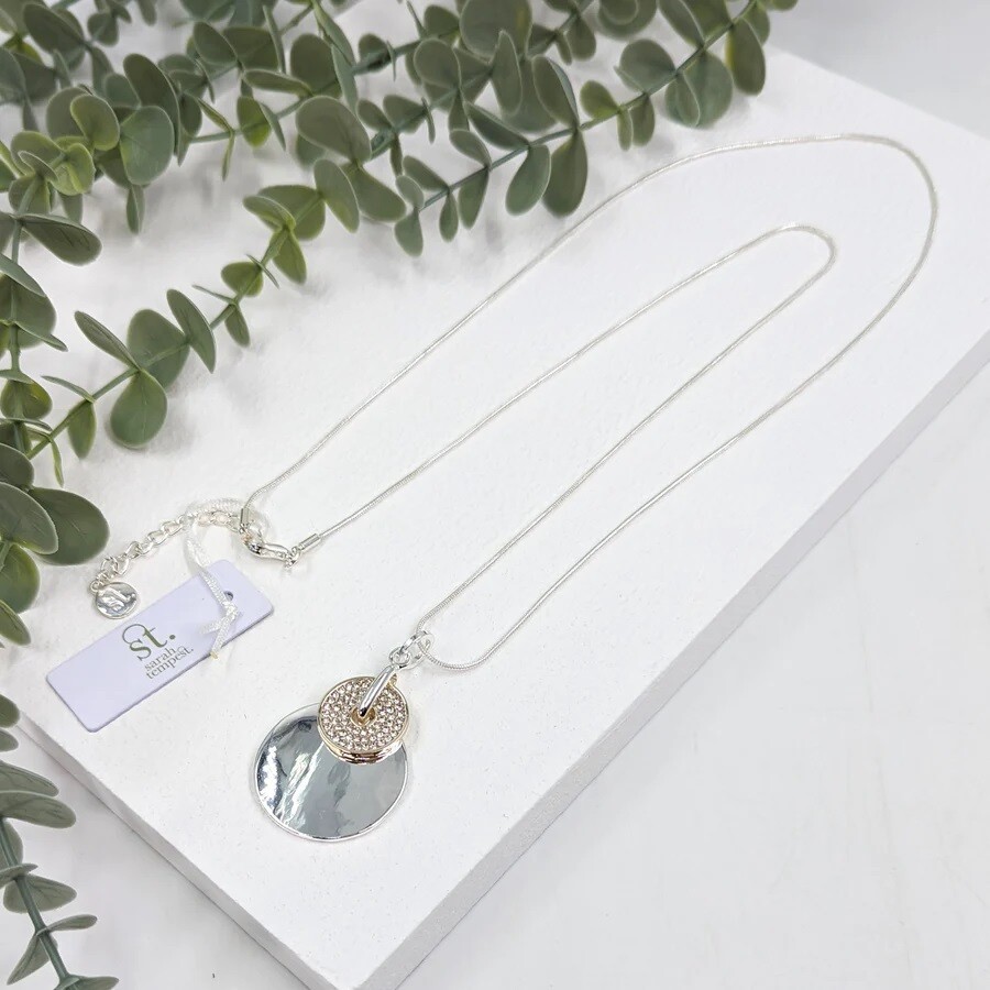 CRYSTAL DISC OVERLAP NECKLACE ON SNAKE CHAIN