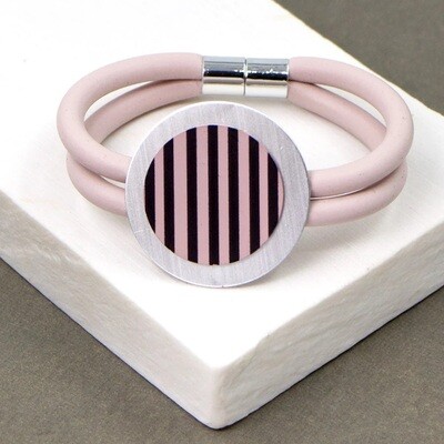 NEOPRENE BRACELET WITH DISC COMPONENT AND MAGNETIC CLASP