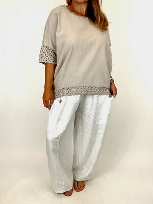 LAGENLOOK SONYA BRODERIE HEM TOP