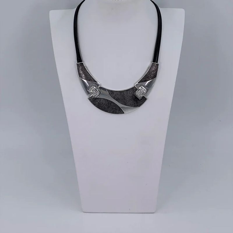 SILVER STATEMENT SECTION ON BLACK COLLAR NECKLACE