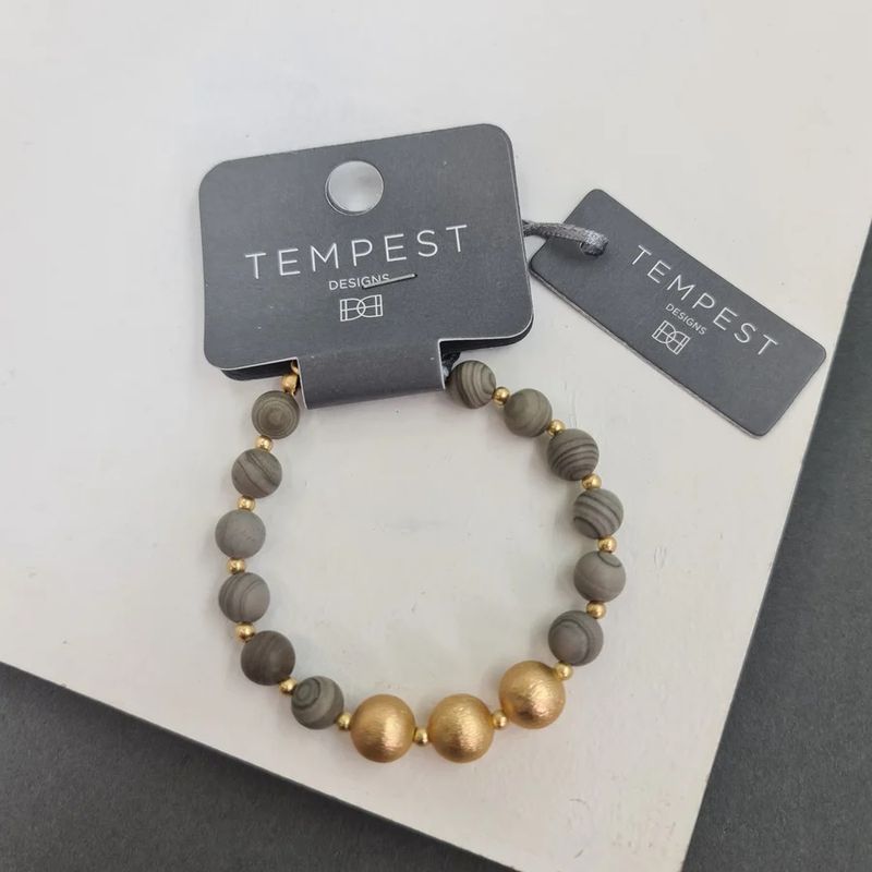 CLASSY SEMI PRECIOUS STONE BRACELET WITH SILVER PLATED BEAD SECTION