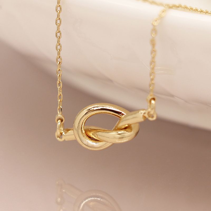 Pom Golden fine knot necklace