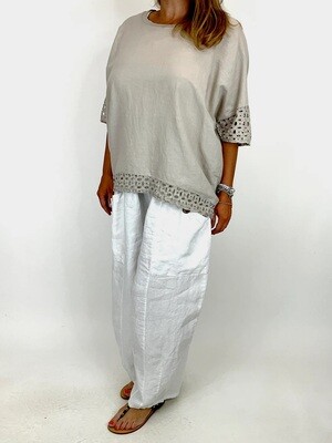 LAGENLOOK SONYA BRODERIE HEM TOP