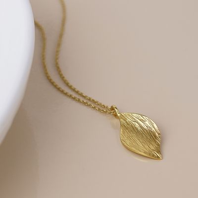 14k Gold Plated Textured Curved Leaf Necklace