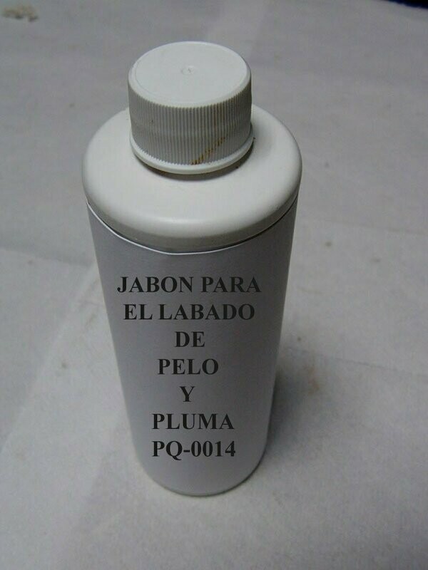 JABON ESPECIAL PARA EL LAVADO DE PELO Y PLUMA