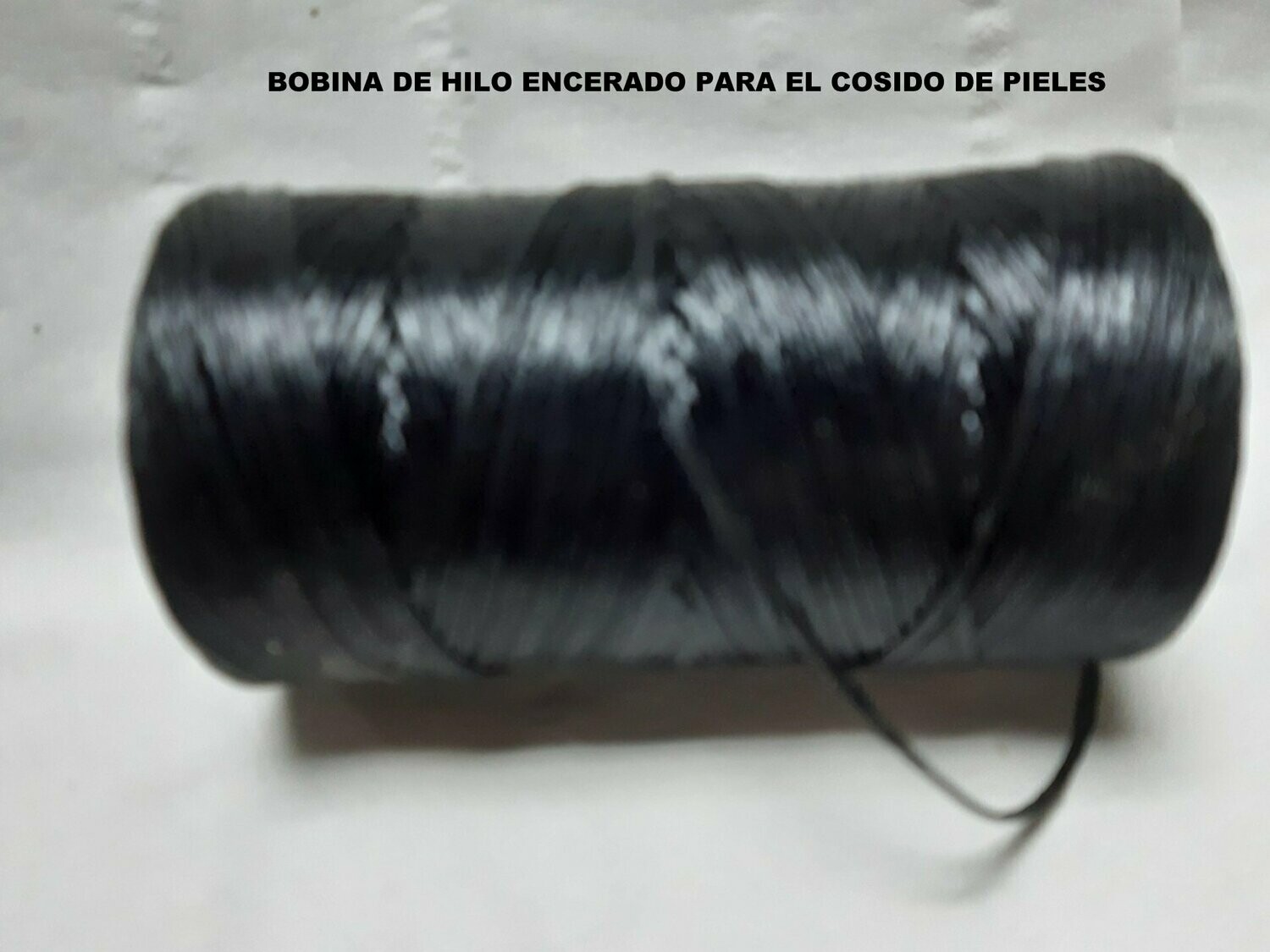 BOBINA DE HILO ENCERADO PARA EL COSIDO DE PIELES BOBINA DE HILO ENCERADO PARA EL COSIDO DE PIELES
