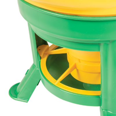 Kubic Feeder, 30-pound Capacity
