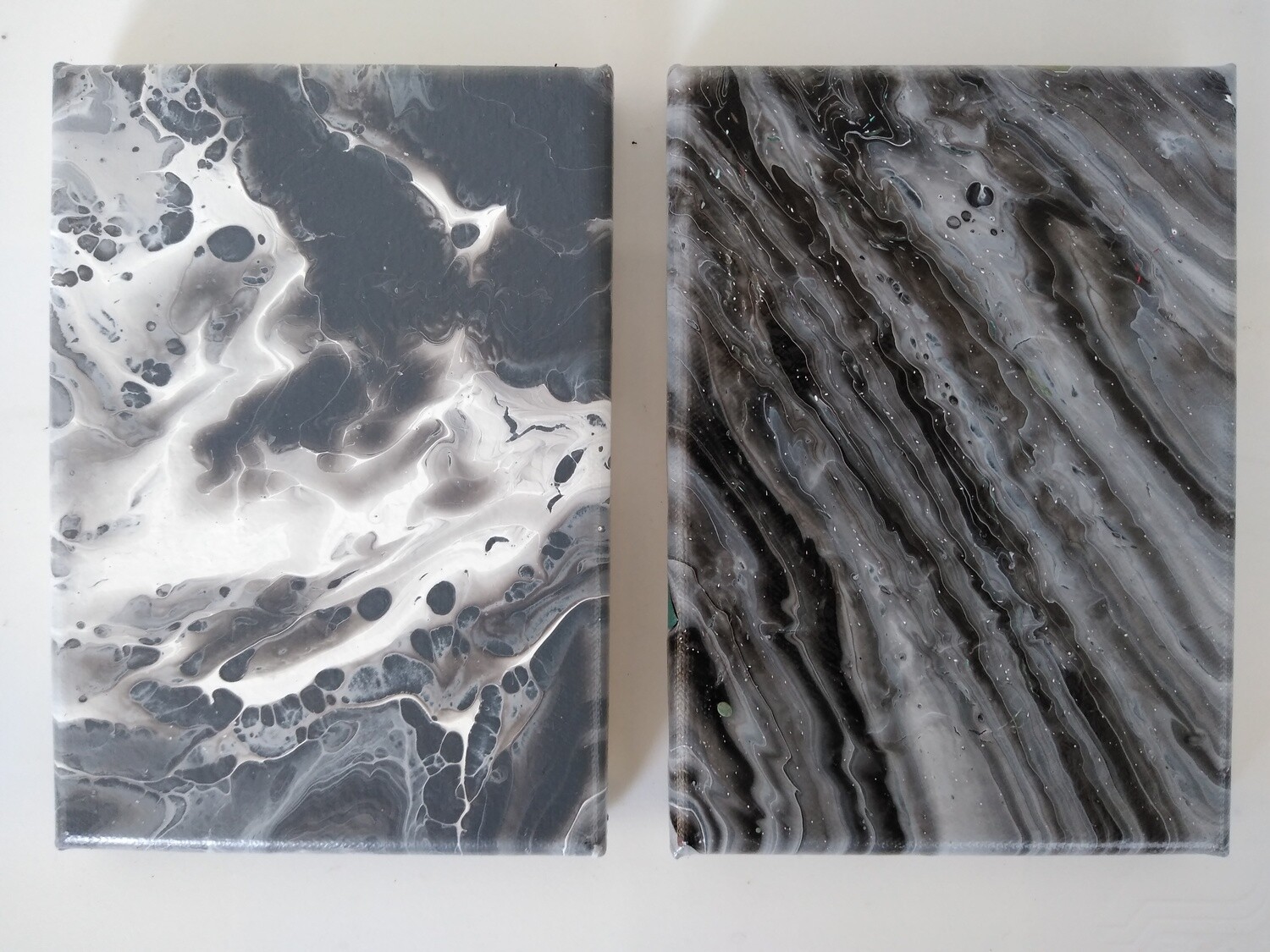 Small Gray &amp; White Marble 2 Piece