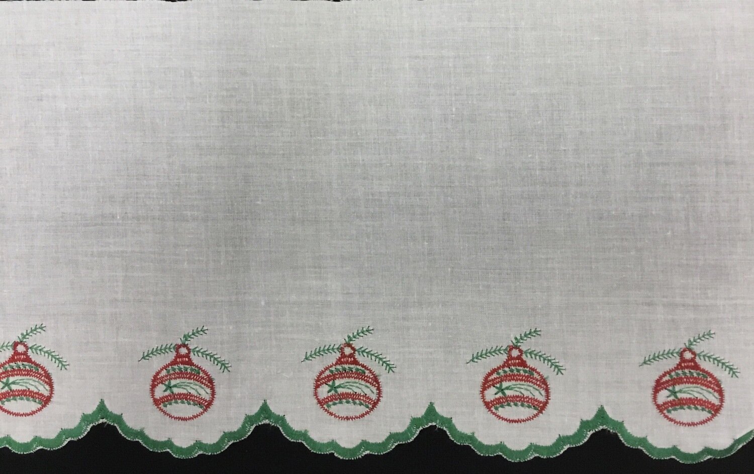 285 Swiss trim edging christmas (Priced Per Yard)