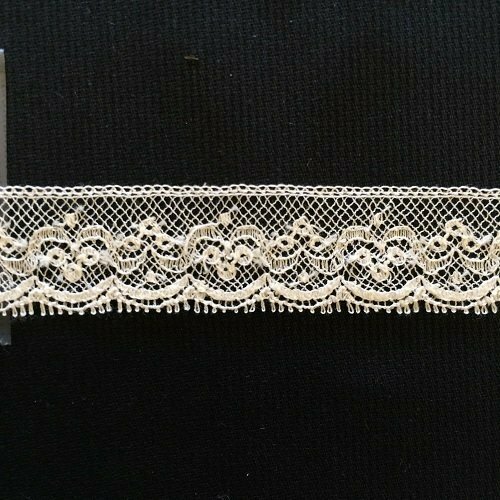 221B Ecru Lace (Priced Per Yard)