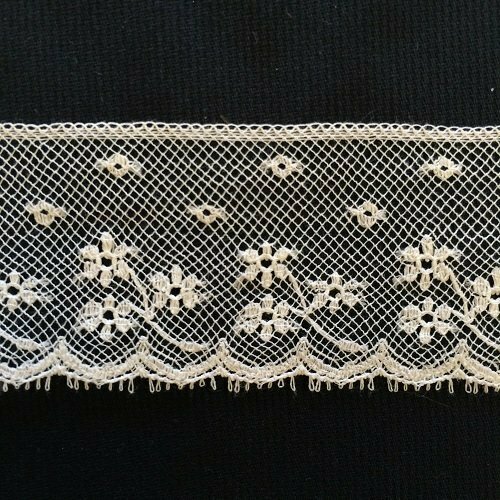 217A Ecru Lace Edging (Priced Per Yard)