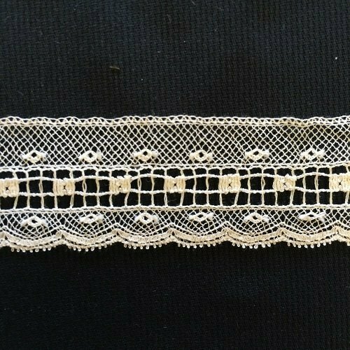 218B Ecru Lace Edging(Priced Per Yard)