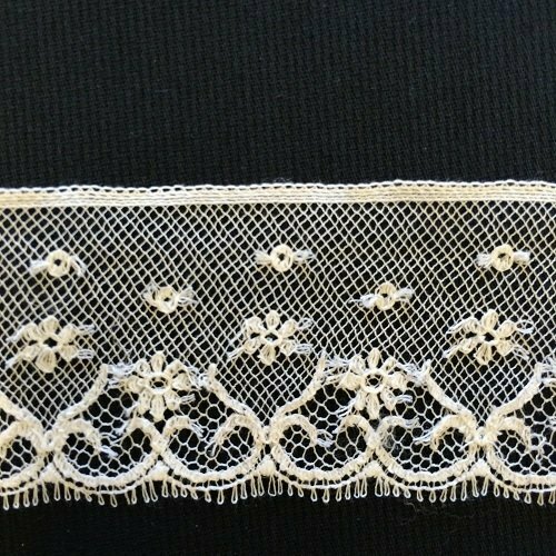 223C Ecru Lace Edging (Priced Per Yard)