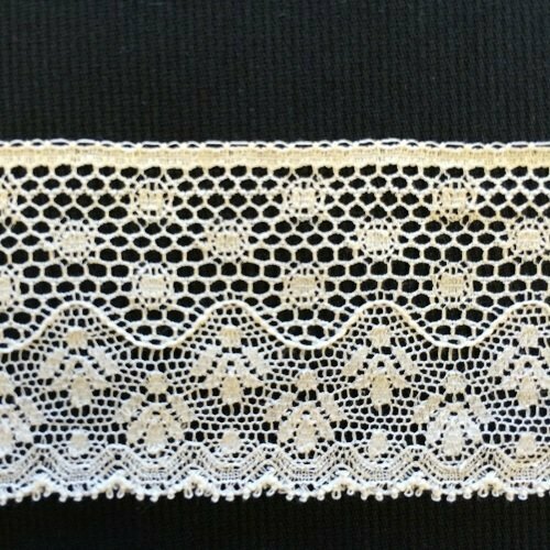 224D Ecru Lace Edging (Priced Per Yard)