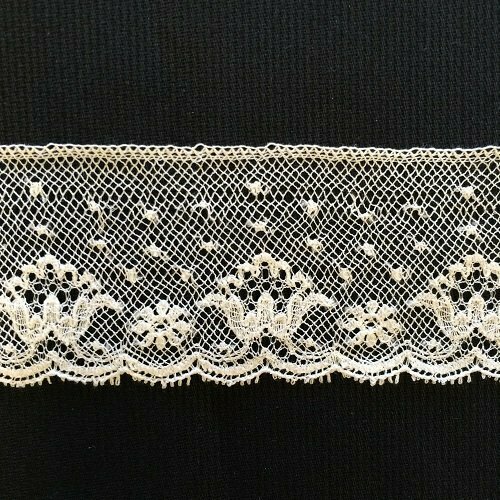 227E Ecru Lace Edging (Priced Per Yard)