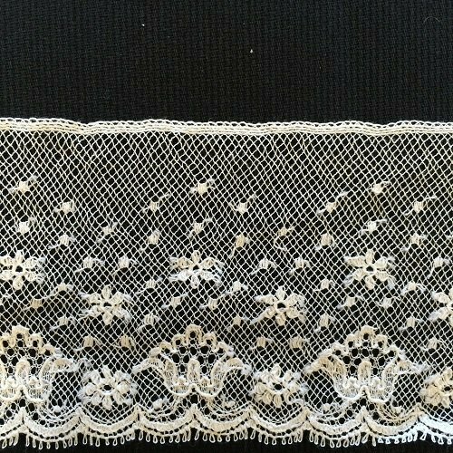 227F Ecru Lace Edging  (Priced Per Yard)