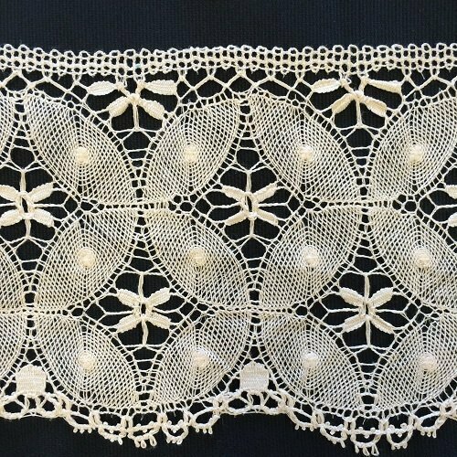 228A Ecru Lace Edging (Priced Per Yard)