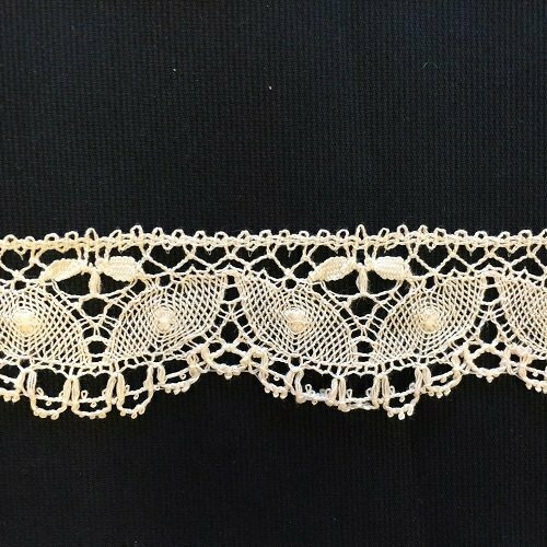 228B Ecru Lace Edging (Priced Per Yard)