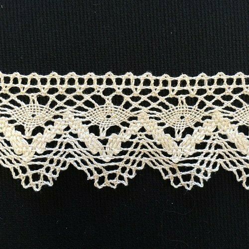 229C Ecru Lace Edging(Priced Per Yard)