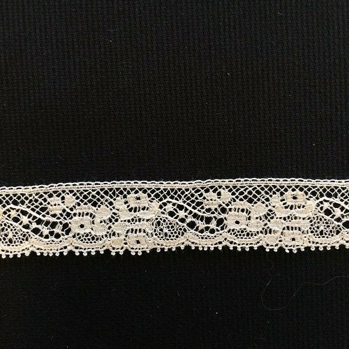 231A Ecru Lace Edging (Priced Per Yard)