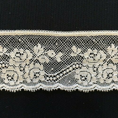 231E Ecru Lace Edging (Priced Per Yard)