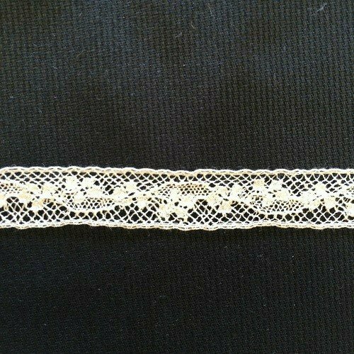 254B Ecru Lace Insertion (Priced Per Yard)