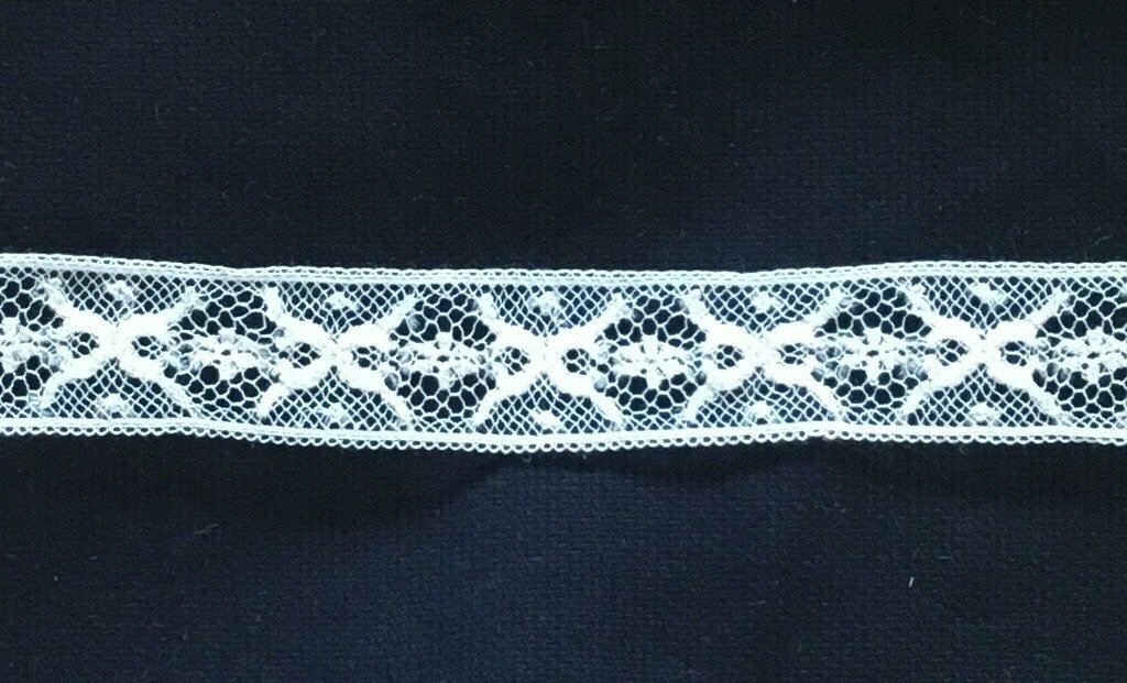 223E Ecru Lace Insertion