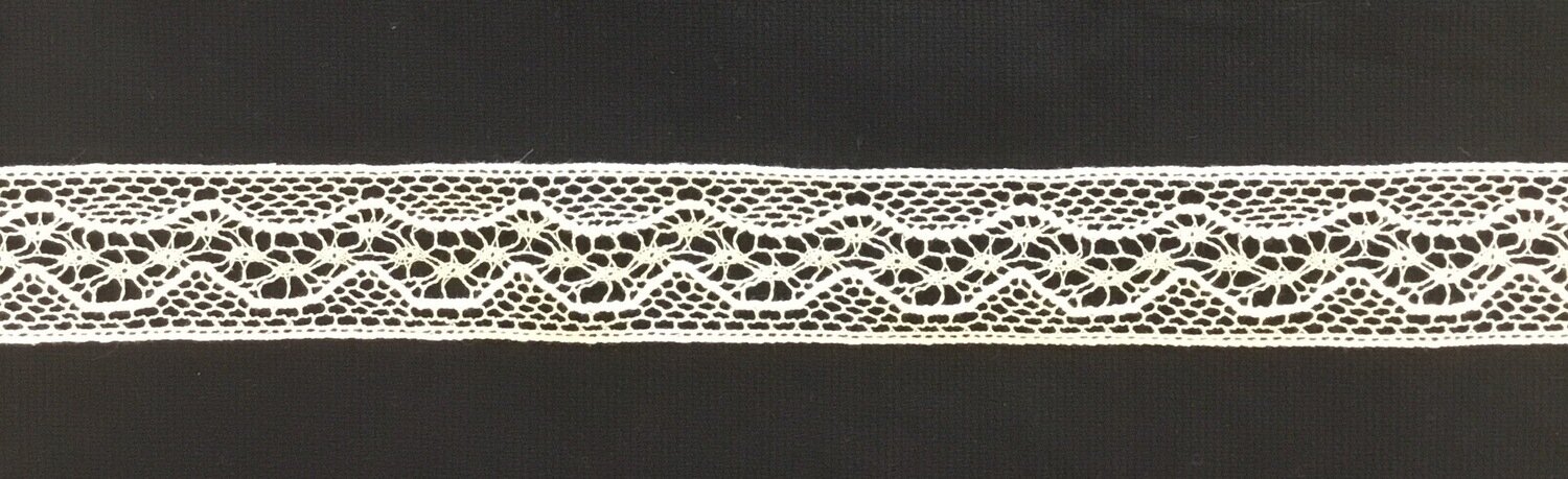 229H Ecru Lace Insertion (Priced Per Yard)