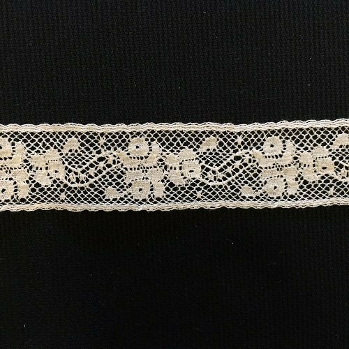 231F Ecru Lace Insertion (Priced Per Yard)