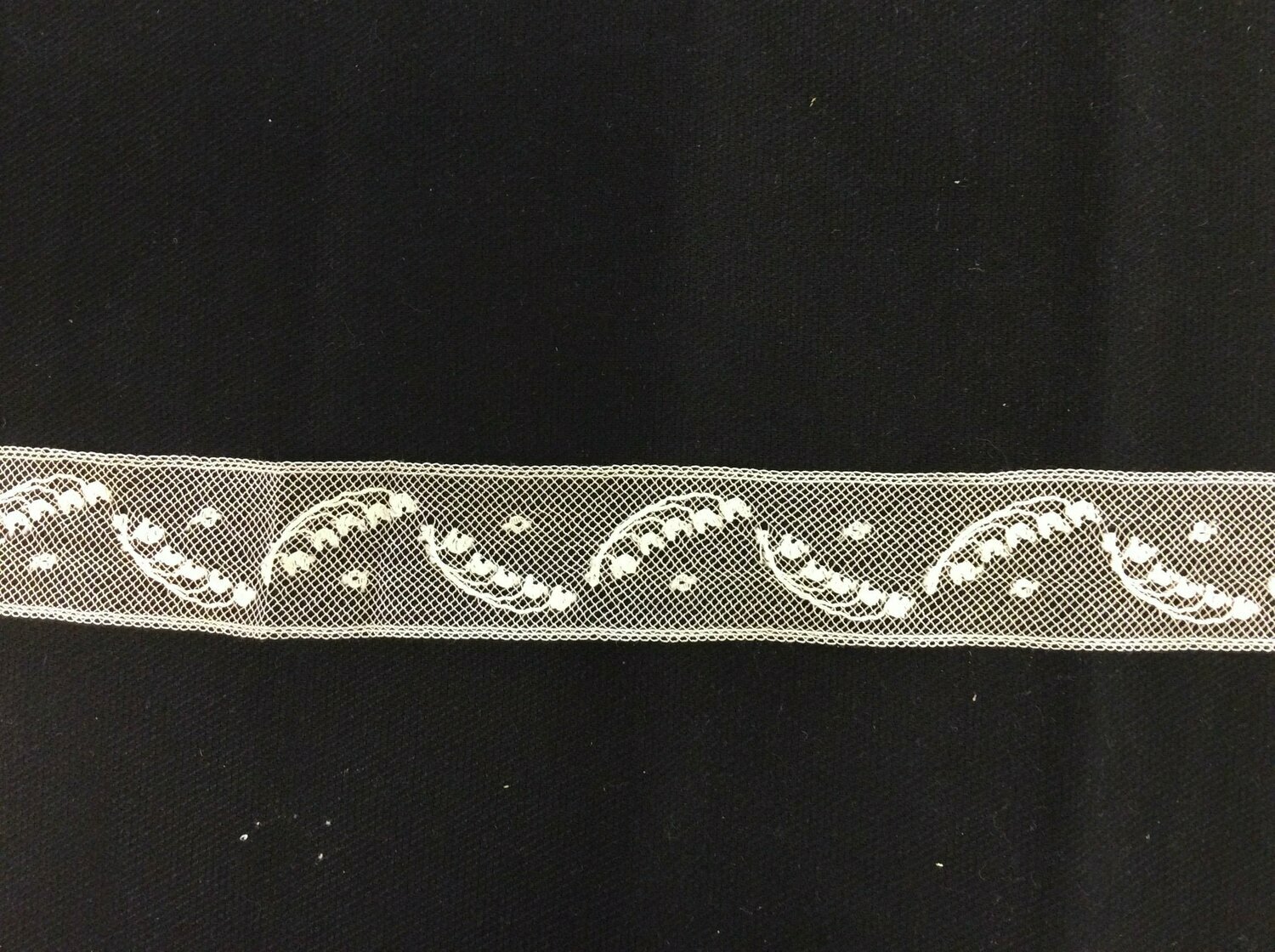 249B Ecru Lace Insertion (priced by the yard)