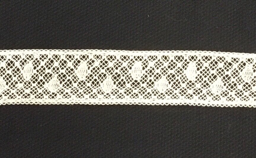 250 Ecru Lace insertion
