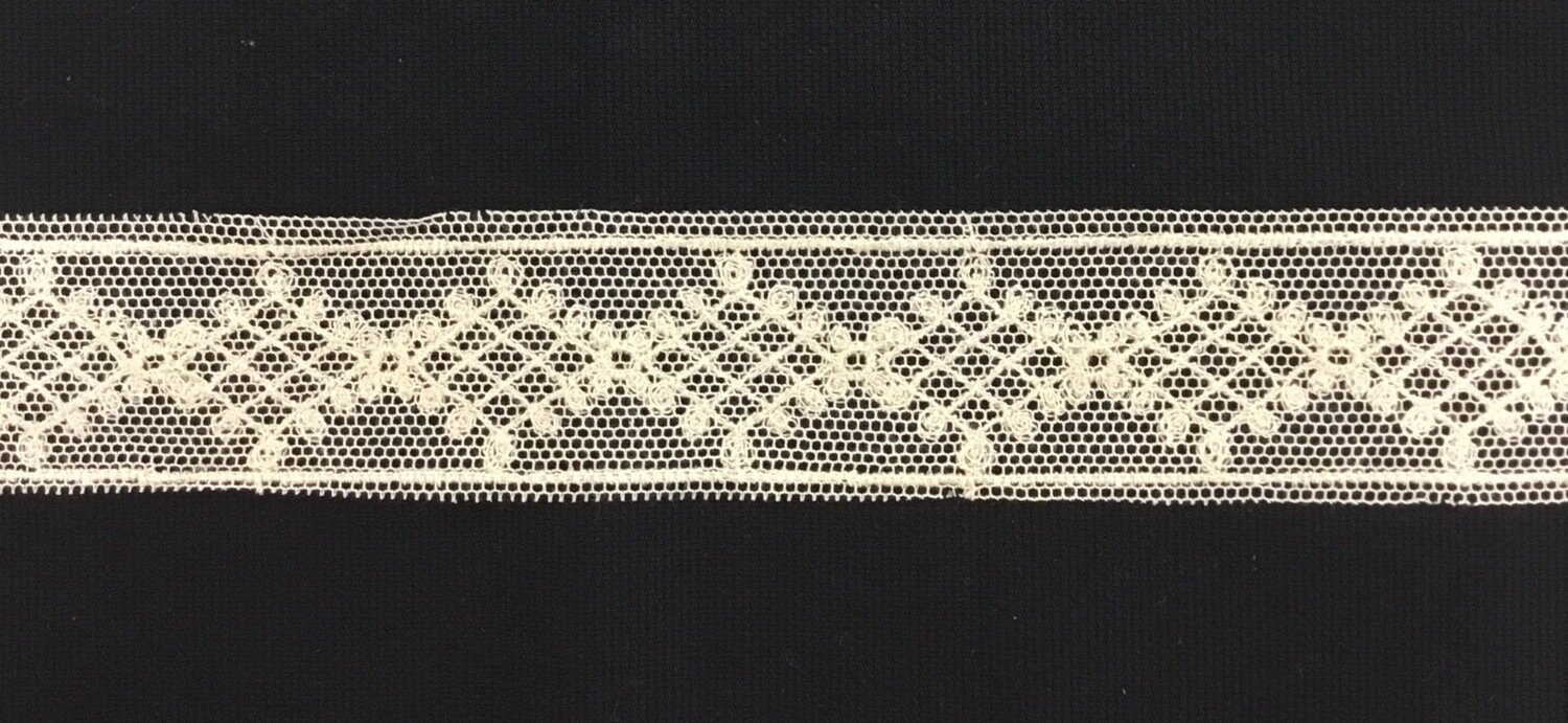 188 English Netting insertion ecru