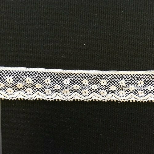 146E White Lace Edging (Priced Per Yard)