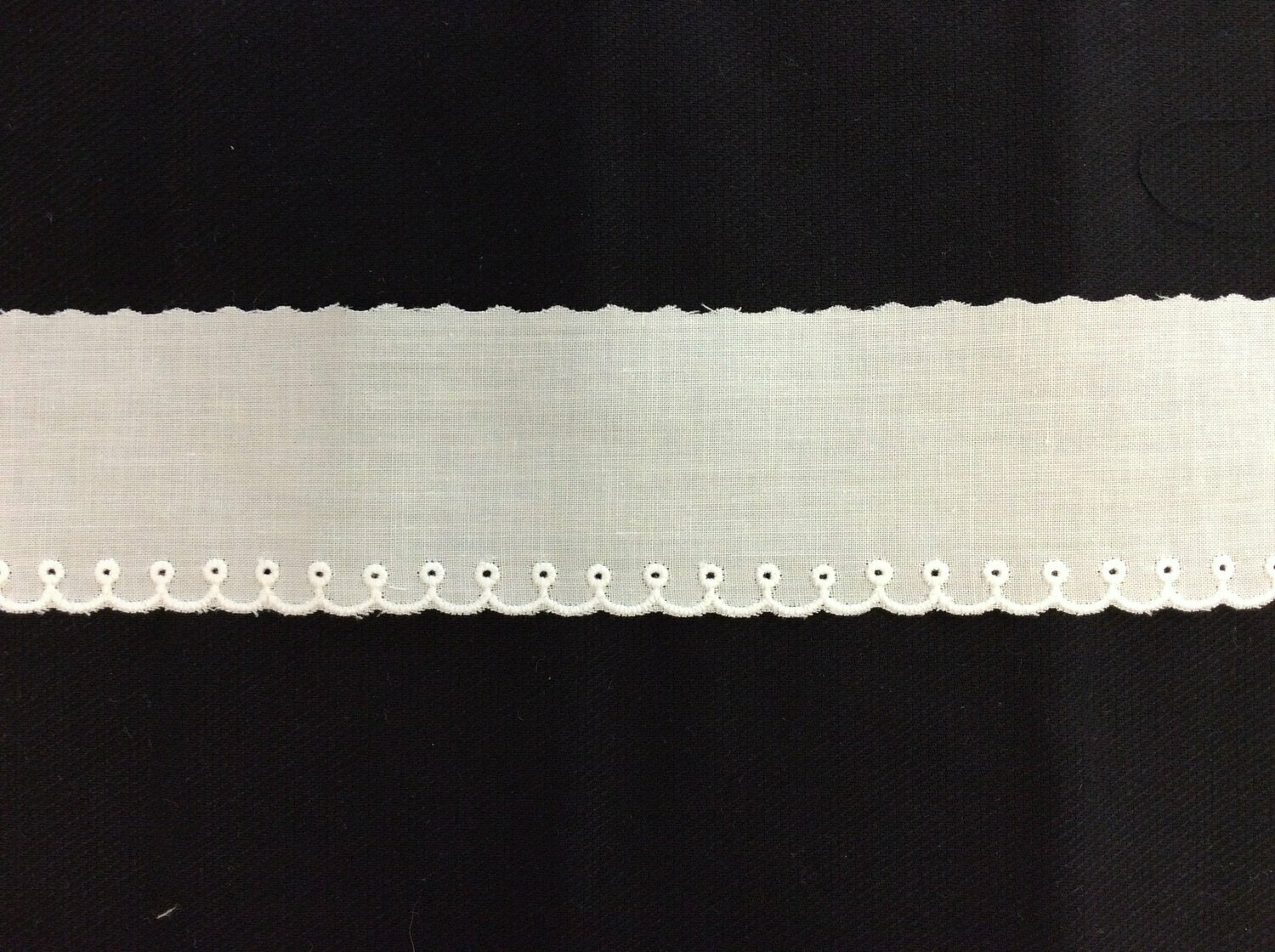 277 White Swiss edging