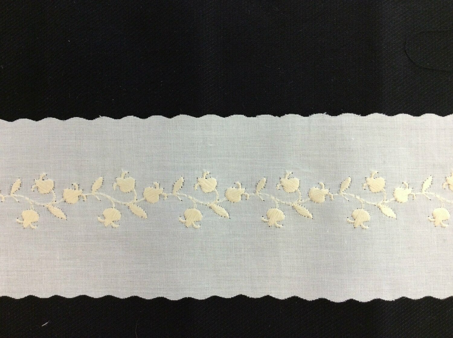 278 White Swiss edging.