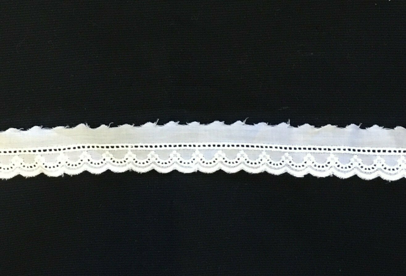 225 White Swiss Edging Trim (Priced Per Yard)