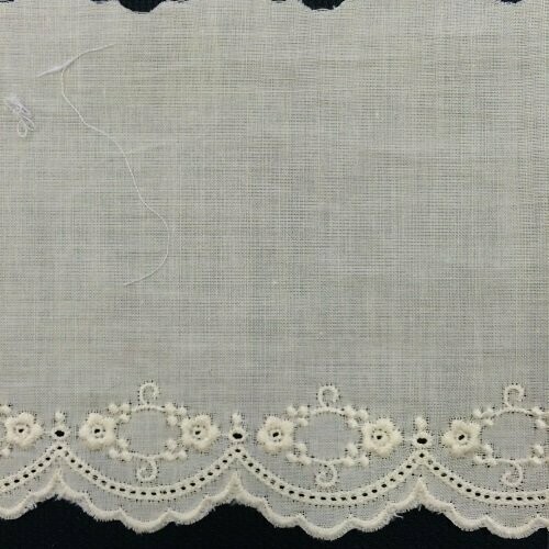 104 Ecru Swiss Edging Trim (Priced Per Yard)