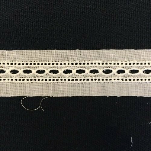 138 Ecru Swiss Beading (Priced Per Yard)