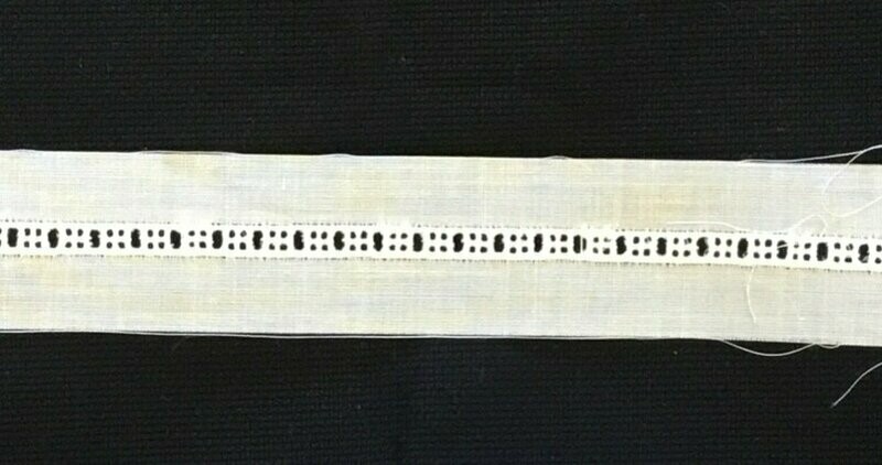 110 Entredeux fancy ivory