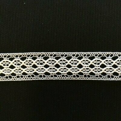 107C White Lace Insertion (Priced Per Yard)