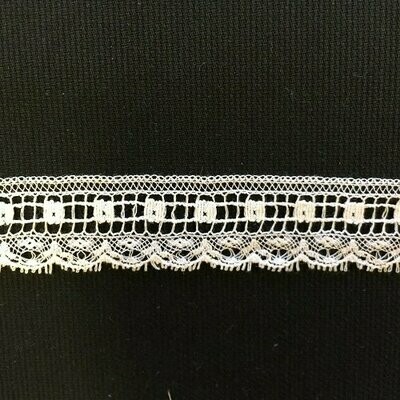 111D White Lace Edging (Priced Per Yard)