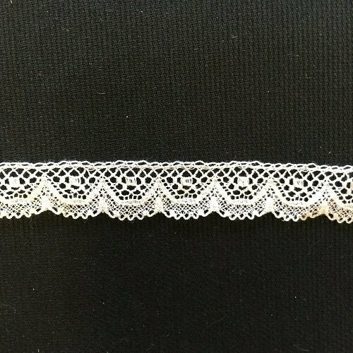 104C White Lace Edging (Priced Per Yard)