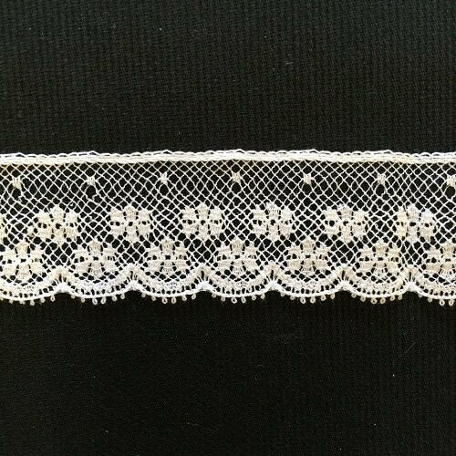 102D White Lace Edging (Priced Per Yard)