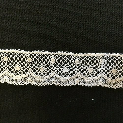 104E White Lace Edging (Priced Per Yard)