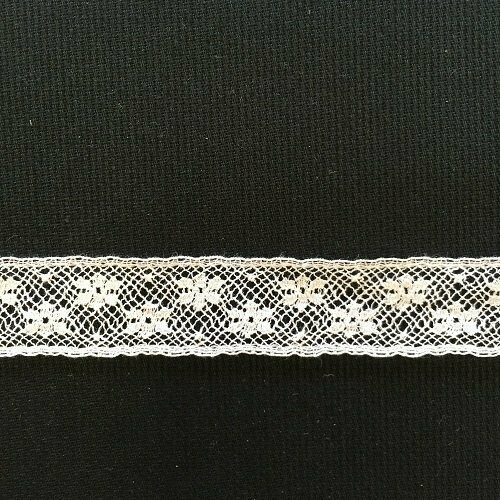 102F White Lace Insertion (Priced Per Yard)